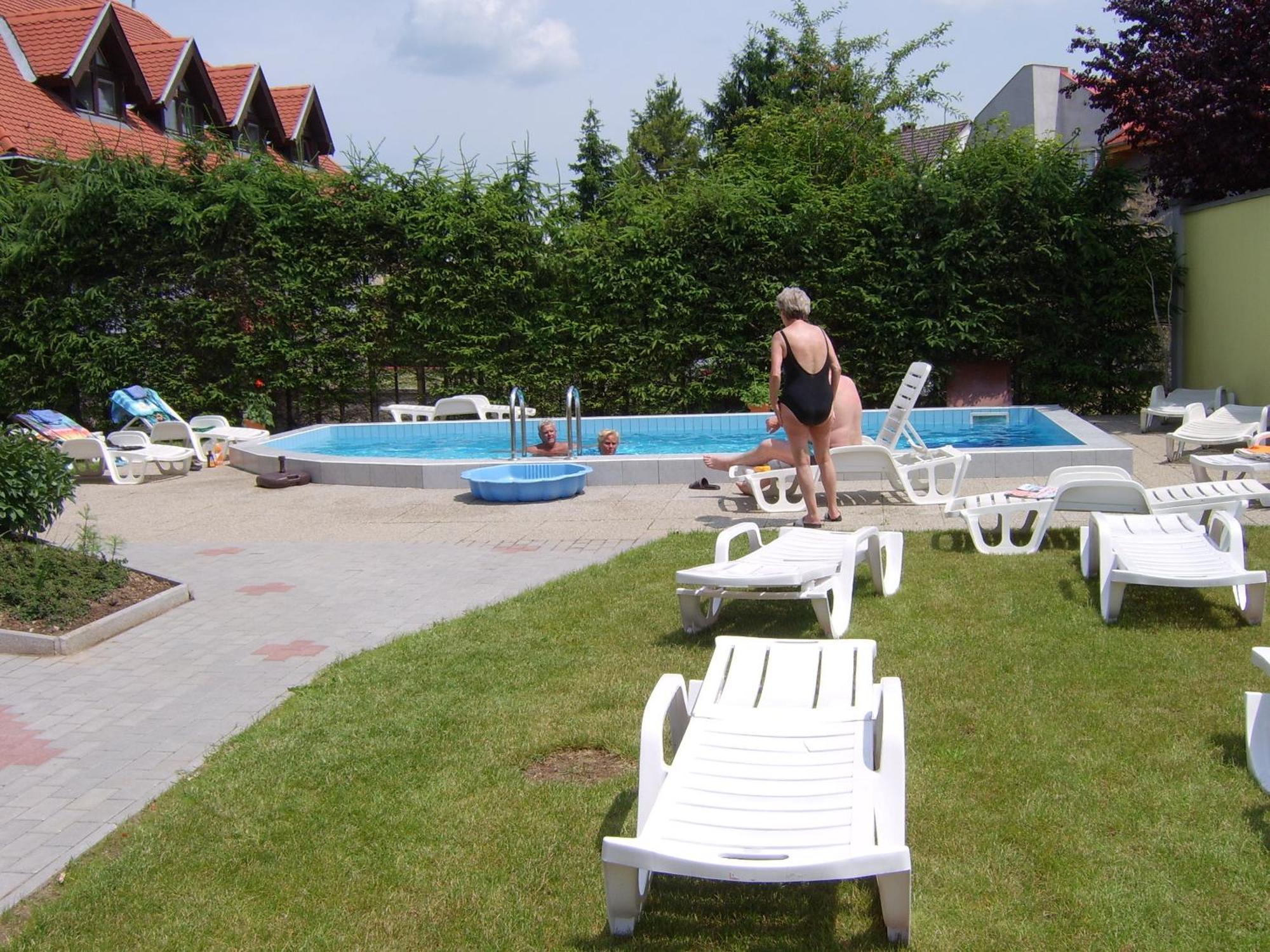 Erika Pension Keszthely Exterior foto